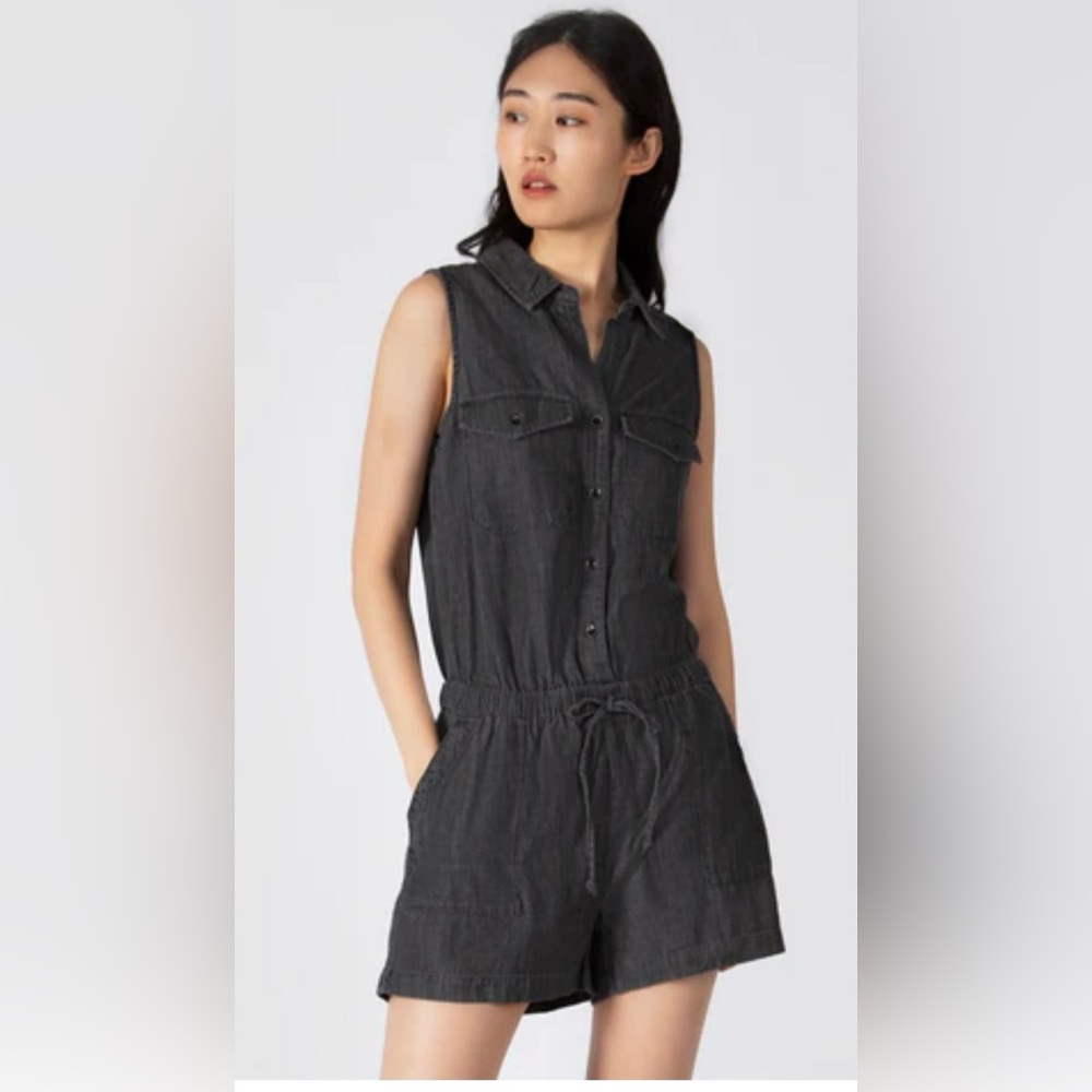 Dex Sleeveless Button-Front Romper in Charcoal Gray